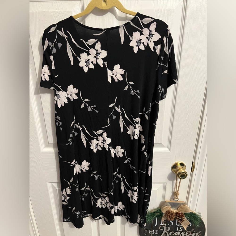 Old Navy floral dress new size xl - Picture 2 of 3